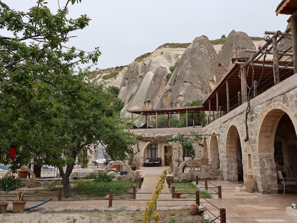 Seven Rock Cave Hotel