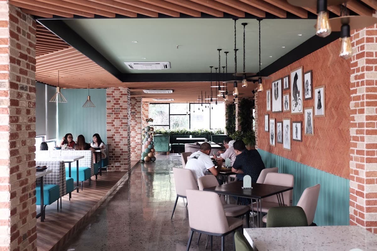 Roaster And Bear Restaurant